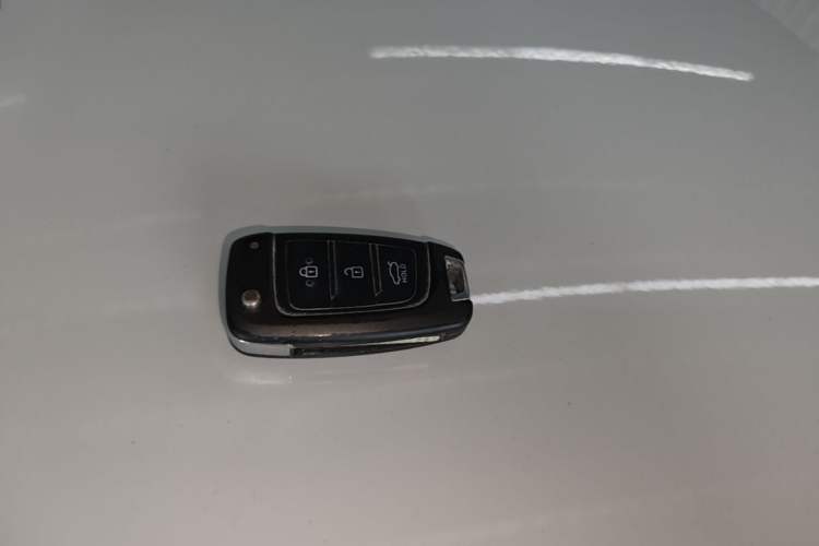 Used Hyundai Celesta 2017 1.6L Manual GL Delight Edition Vehicle Key