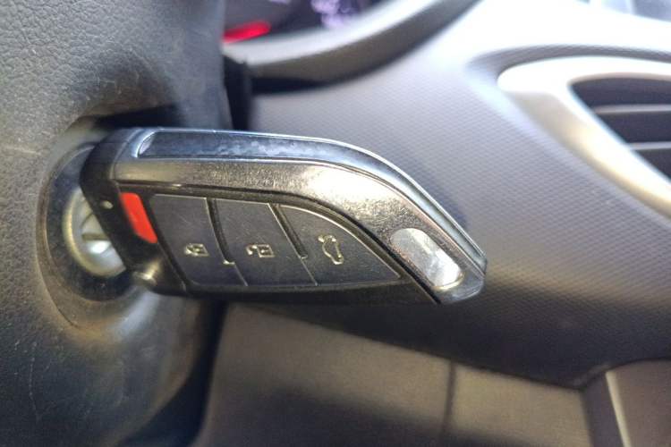 Used Hyundai Celesta 2017 1.6L Manual Enjoyment Edition GLS Vehicle Key