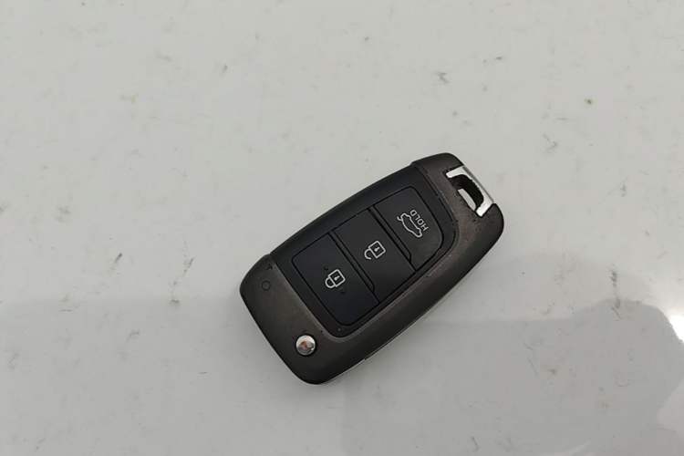Used Hyundai Celesta 2017 1.6L Manual Enjoyment Edition GLS Vehicle Key