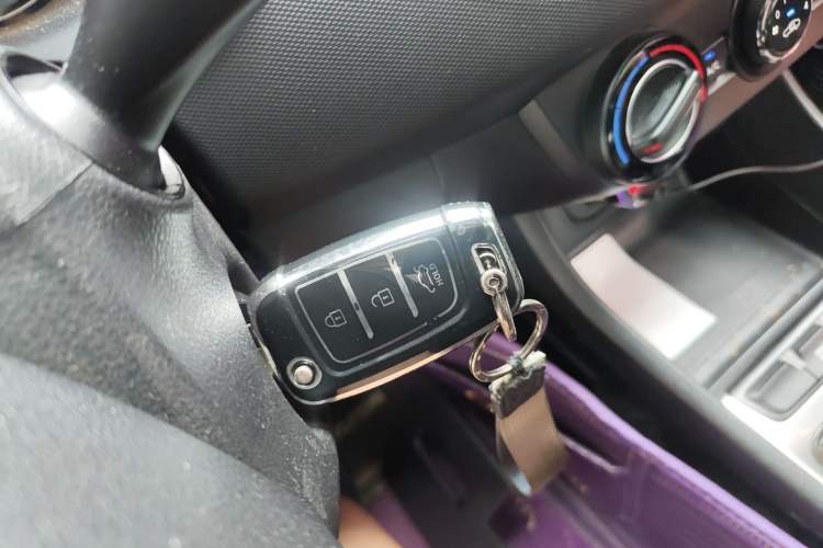 Used Hyundai Celesta 2017 1.6L Automatic Enjoyment Version GLS Vehicle Key