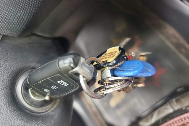 Used Hyundai Celesta 2017 1.6L Automatic Enjoyment Version GLS Vehicle Key