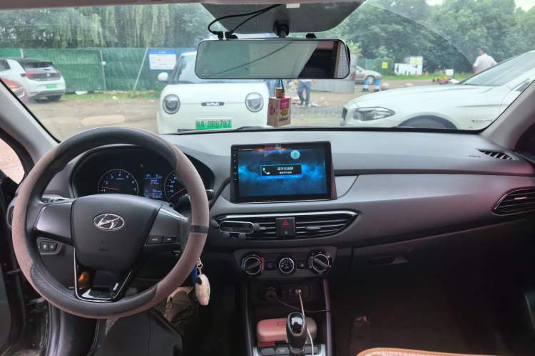 Used Hyundai Celesta 2018 1.6L Automatic GL Enjoyment Version China V Standard Center Console