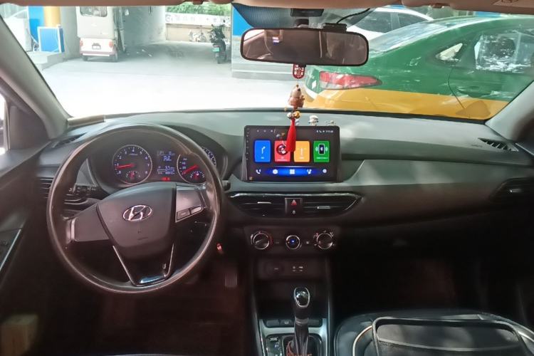Used Hyundai Celesta 2018 1.6L Automatic GL Enjoyment Version China V Standard Center Console