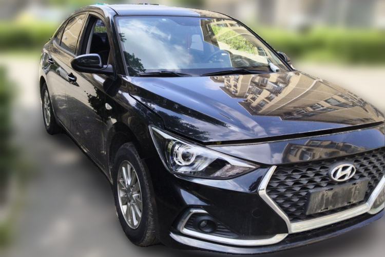 Used Hyundai Celesta 2018 1.6L Automatic GL Enjoyment Edition China VI compliant Front Right 45 Deg