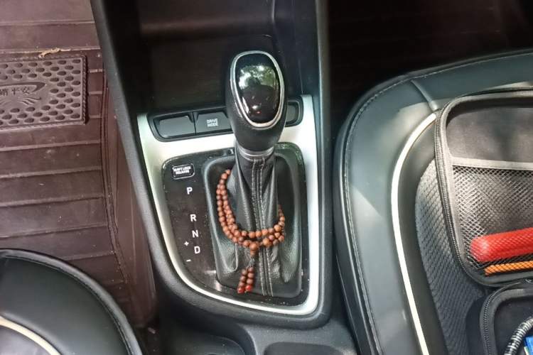 Used Hyundai Celesta 2018 1.6L Automatic GL Enjoyment Version China V Standard Gear Lever