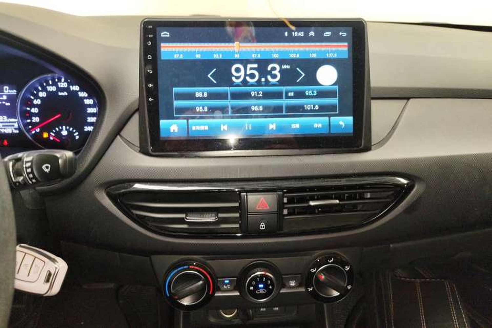 Used Hyundai Celesta 2018 1.6L Automatic GL Enjoyment Edition China VI compliant Audio And AC Panel