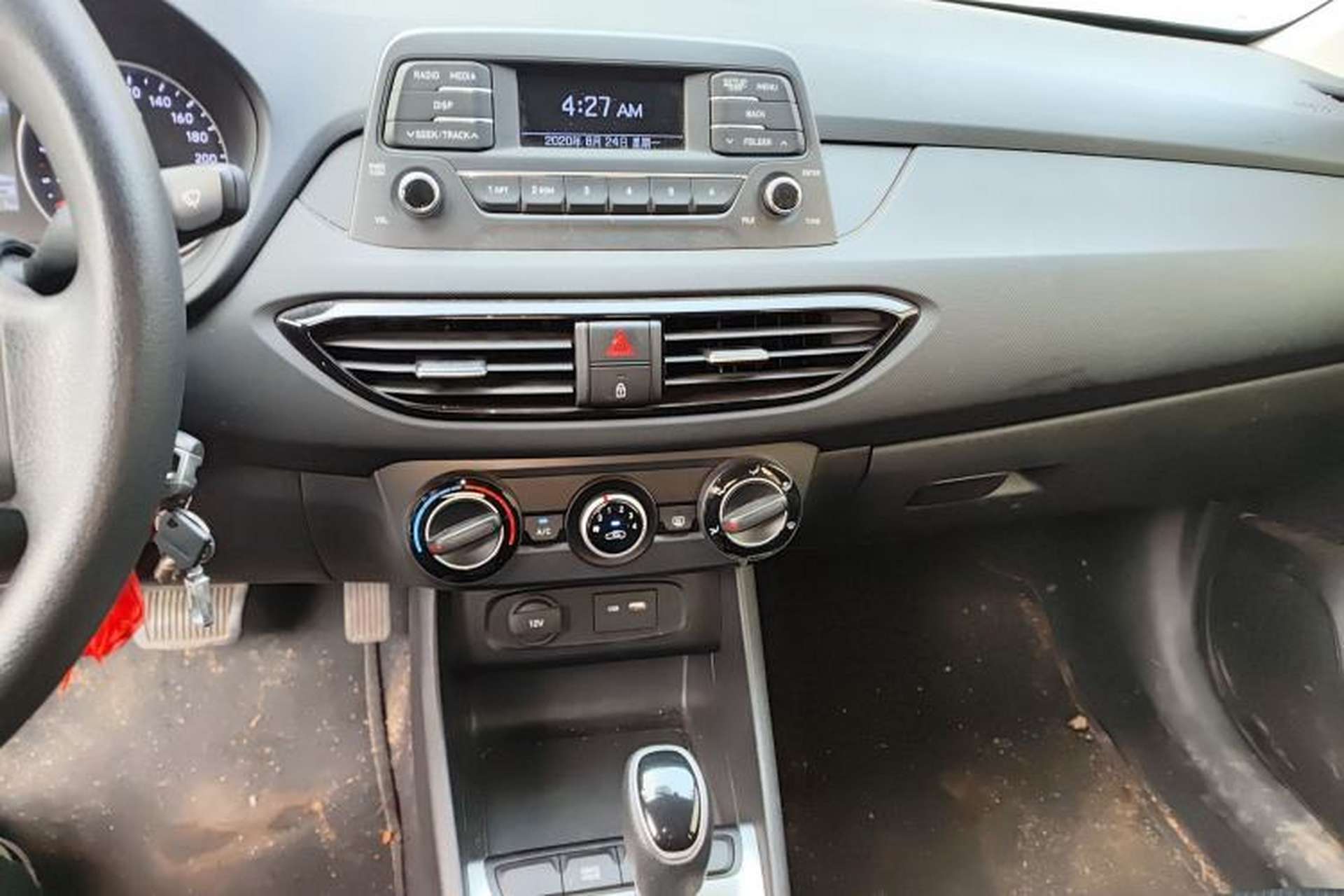 Used Hyundai Celesta 2018 1.6L Automatic GL Enjoyment Edition China VI compliant Audio And AC Panel