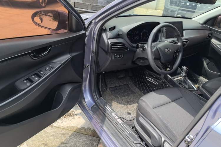 Used Hyundai Celesta 2018 1.6L Automatic GL Enjoyment Edition China VI compliant Driver Seat