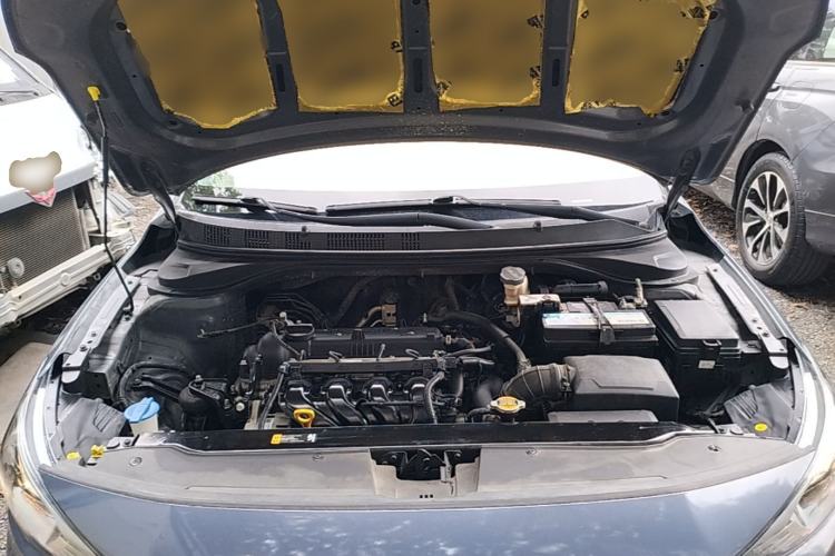 Used Hyundai Celesta 2018 1.6L Automatic GL Enjoyment Edition China VI compliant Engine Bay