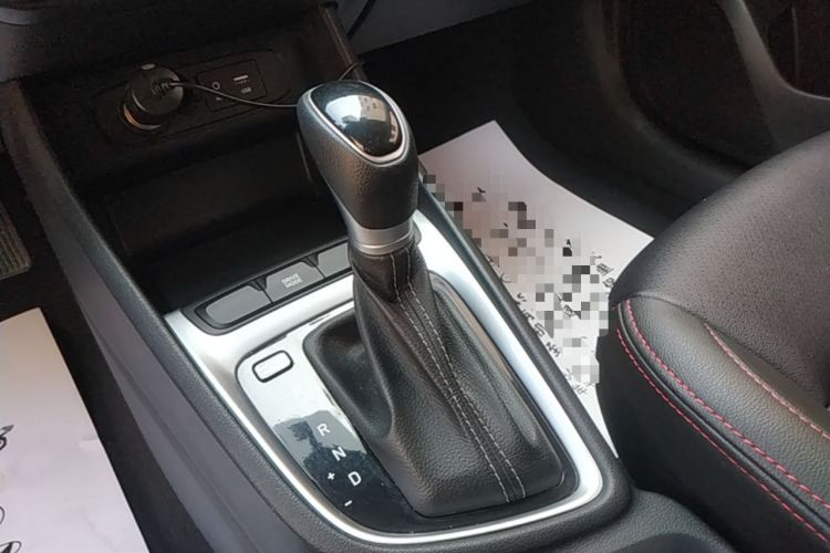 Used Hyundai Celesta 2018 1.6L Automatic GL Enjoyment Edition China VI compliant Gear Lever