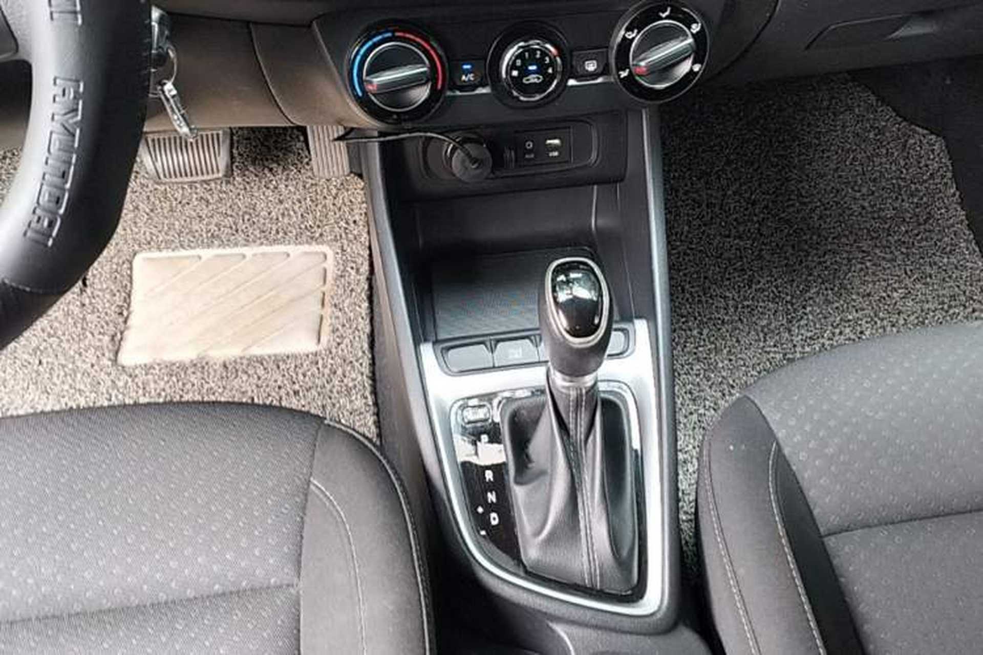 Used Hyundai Celesta 2018 1.6L Automatic GL Enjoyment Edition China VI compliant Gear Lever