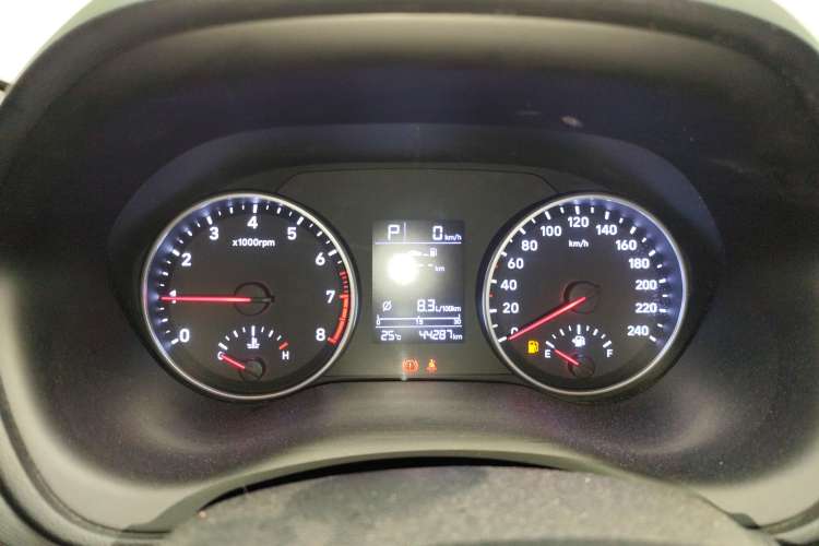 Used Hyundai Celesta 2018 1.6L Automatic GL Enjoyment Edition China VI compliant Instrument Cluster