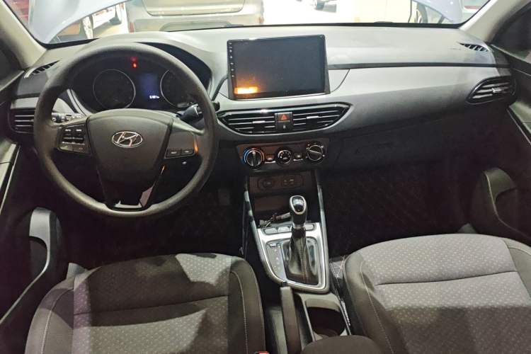 Used Hyundai Celesta 2018 1.6L Automatic GL Enjoyment Version China V Standard Interior 2