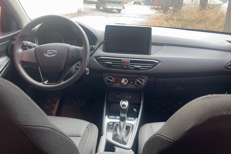 Used Hyundai Celesta 2018 1.6L Automatic GL Enjoyment Edition China VI compliant Interior 3