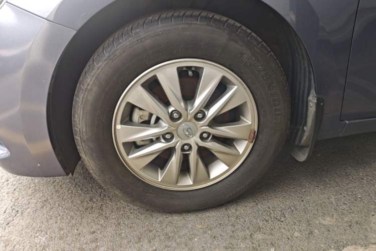 Used Hyundai Celesta 2018 1.6L Automatic GL Enjoyment Edition China VI compliant Left Front Wheel Hub