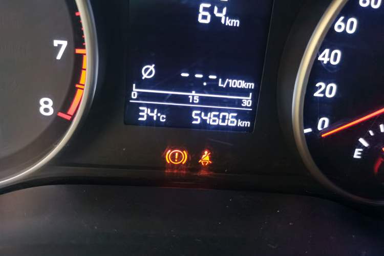 Used Hyundai Celesta 2018 1.6L Automatic GL Enjoyment Edition China VI compliant Odometer Close Up
