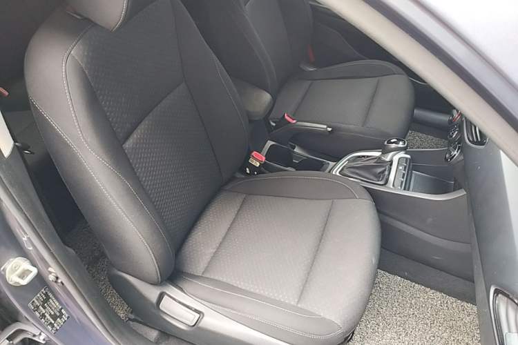 Used Hyundai Celesta 2018 1.6L Automatic GL Enjoyment Edition China VI compliant Right Front Seat