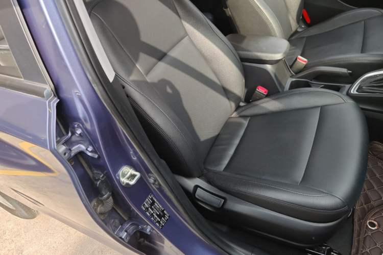 Used Hyundai Celesta 2018 1.6L Automatic GL Enjoyment Version China V Standard Right Front Seat