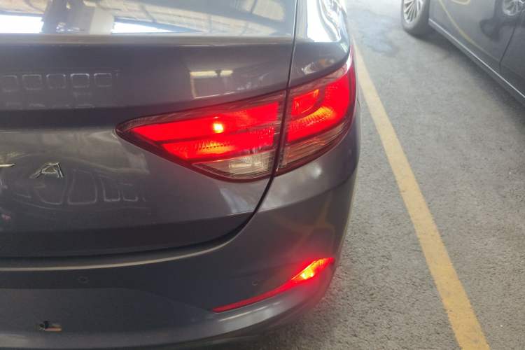 Used Hyundai Celesta 2018 1.6L Automatic GL Enjoyment Edition China VI compliant Right Rear Taillight