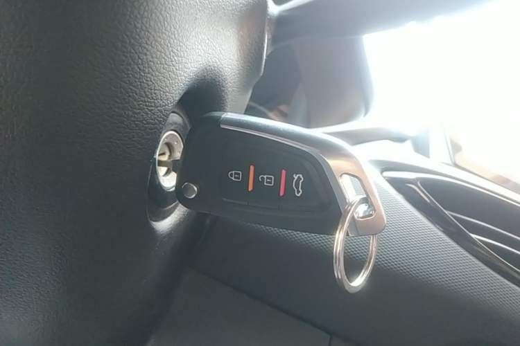 Used Hyundai Celesta 2018 1.6L Automatic GL Enjoyment Edition China VI compliant Vehicle Key