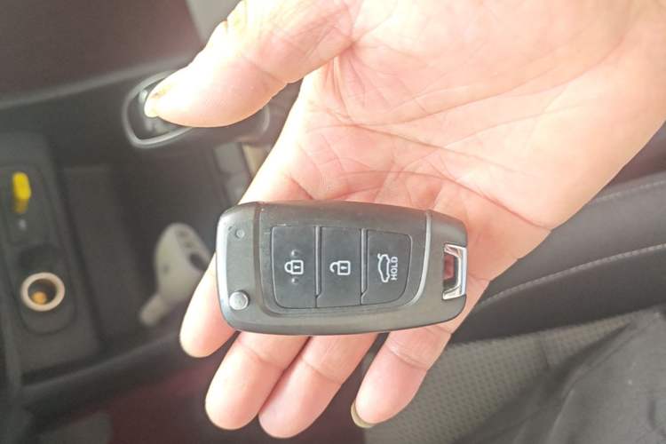 Used Hyundai Celesta 2018 1.6L Automatic GL Enjoyment Edition China VI compliant Vehicle Key