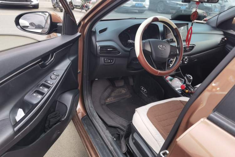 Used Hyundai Celesta 2018 1.6L Automatic GL Enjoyment Version China V Standard Driver Seat