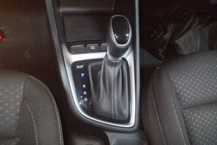 Used Hyundai Celesta 2018 1.6L Automatic GL Enjoyment Version China V Standard Gear Lever