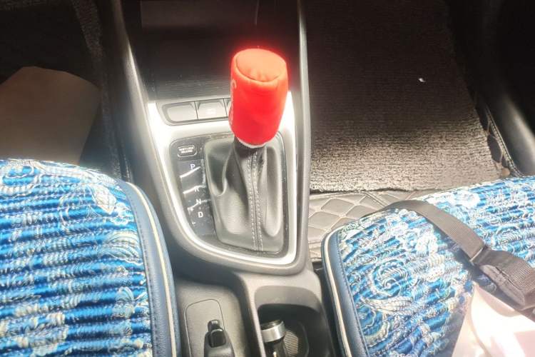 Used Hyundai Celesta 2018 1.6L Automatic GL Enjoyment Version China V Standard Gear Lever