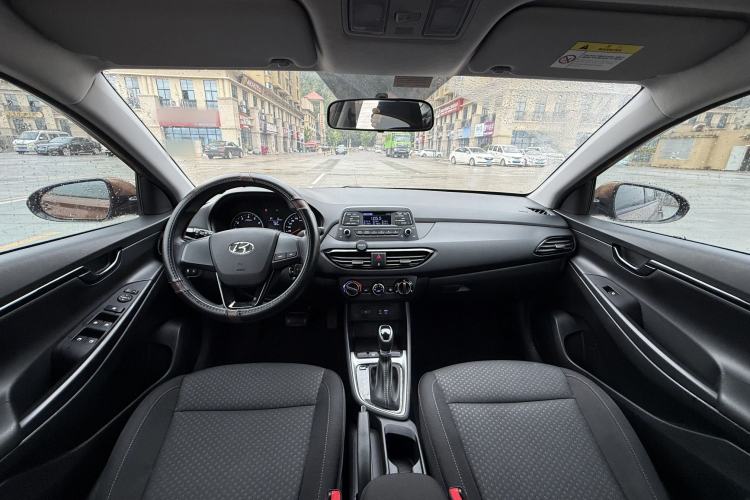 Used Hyundai Celesta 2018 1.6L Automatic GL Enjoyment Version China V Standard Interior 1