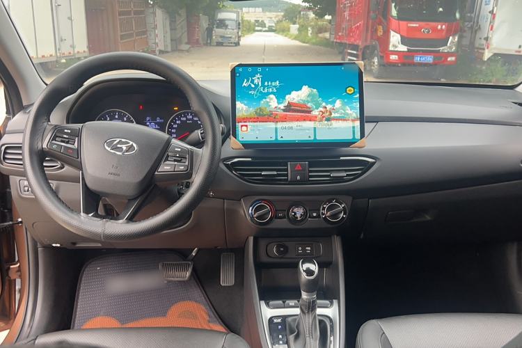 Used Hyundai Celesta 2018 1.6L Automatic GL Enjoyment Edition China VI compliant Interior 3