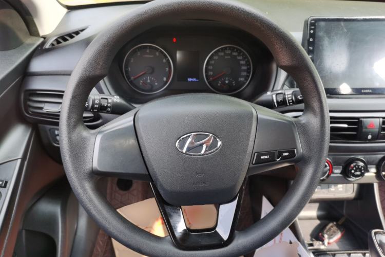 Used Hyundai Celesta 2018 1.6L Automatic GL Enjoyment Version China V Standard Steering Wheel