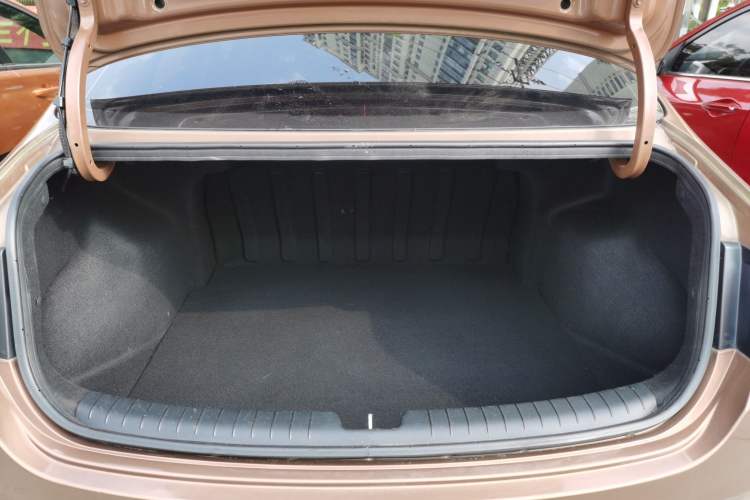 Used Hyundai Celesta 2018 1.6L Automatic GL Enjoyment Version China V Standard Trunk