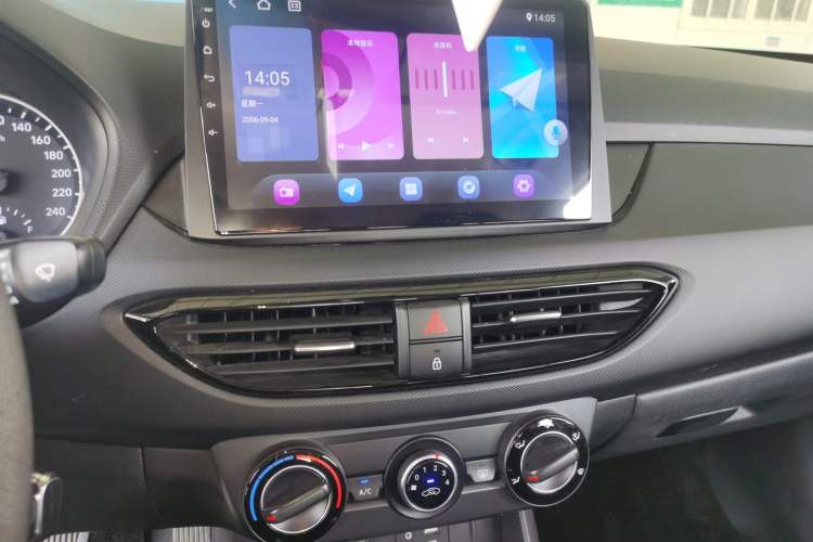 Used Hyundai Celesta 2018 1.6L Automatic GL Enjoyment Edition China VI compliant Audio And AC Panel