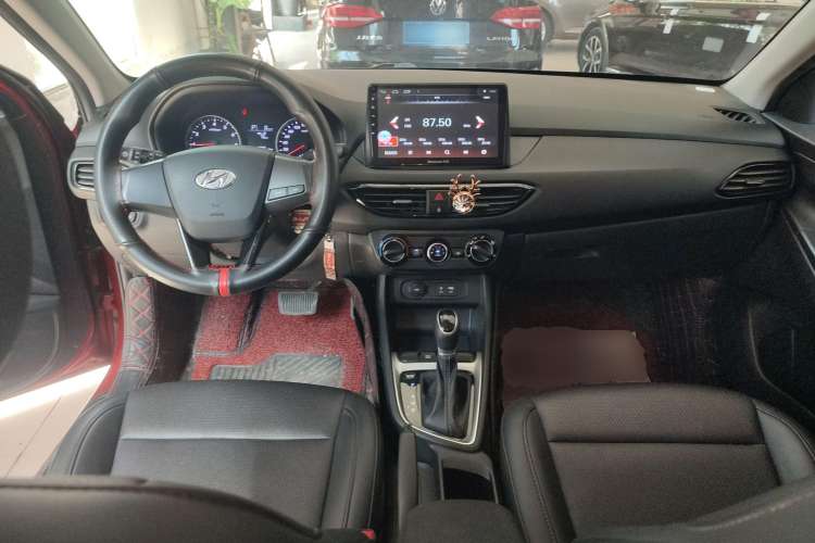 Used Hyundai Celesta 2018 1.6L Automatic GL Enjoyment Version China V Standard Center Console