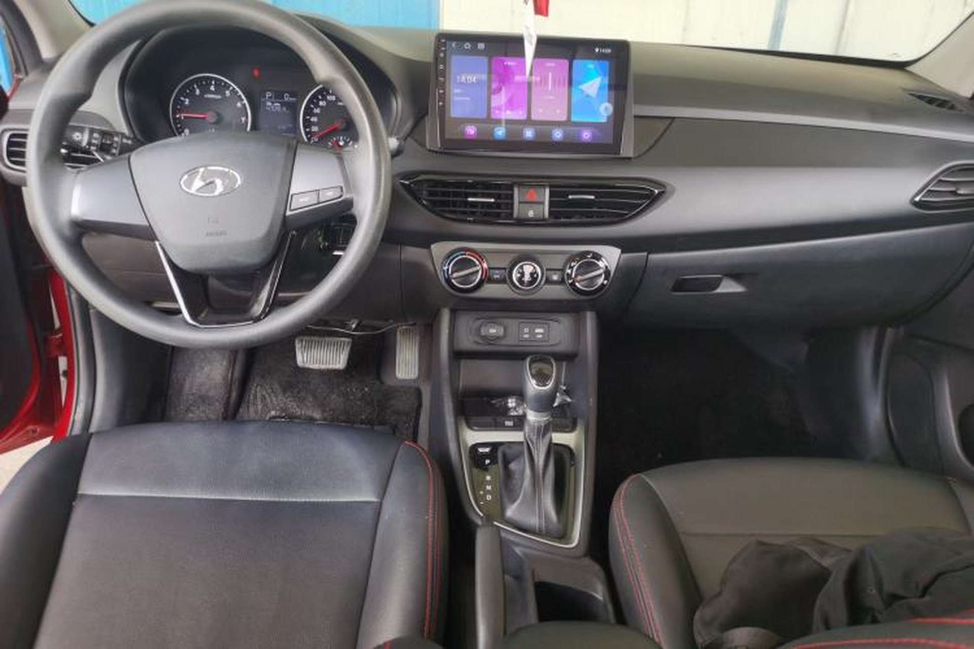 Used Hyundai Celesta 2018 1.6L Automatic GL Enjoyment Edition China VI compliant Center Console