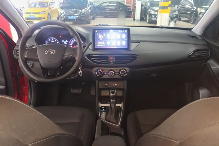 Used Hyundai Celesta 2018 1.6L Automatic GL Enjoyment Version China V Standard Center Console