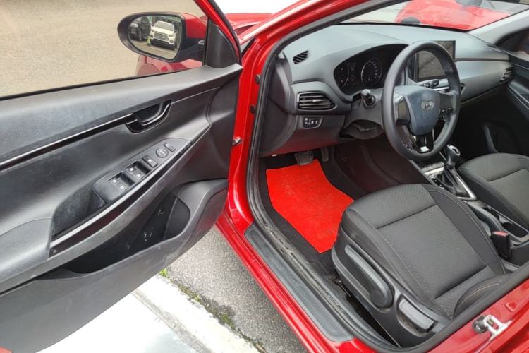 Used Hyundai Celesta 2018 1.6L Automatic GL Enjoyment Edition China VI compliant Driver Seat