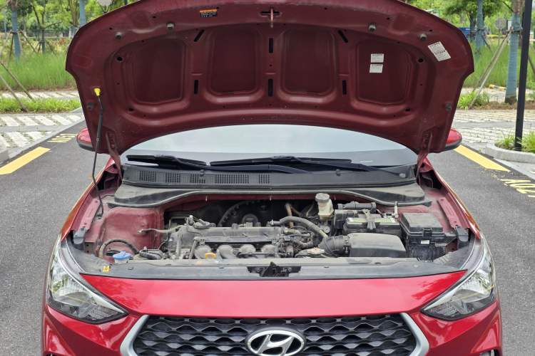 Used Hyundai Celesta 2018 1.6L Automatic GL Enjoyment Edition China VI compliant Engine Bay