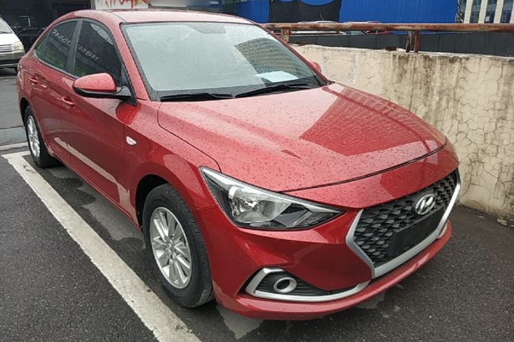 Used Hyundai Celesta 2018 1.6L Automatic GL Enjoyment Edition China VI compliant Front Right 45 Deg