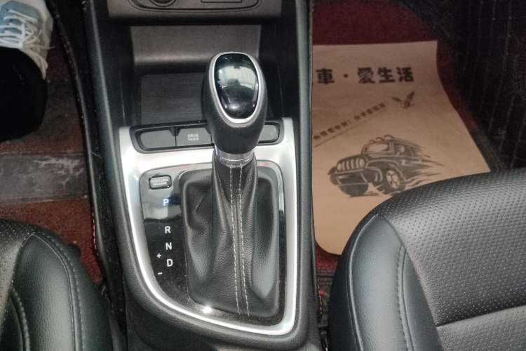 Used Hyundai Celesta 2018 1.6L Automatic GL Enjoyment Version China V Standard Gear Lever