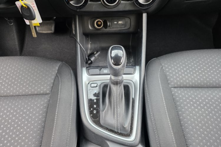 Used Hyundai Celesta 2018 1.6L Automatic GL Enjoyment Edition China VI compliant Gear Lever