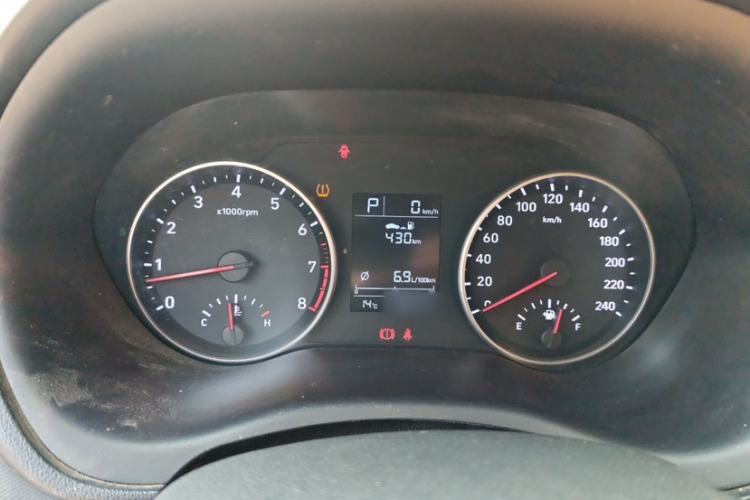 Used Hyundai Celesta 2018 1.6L Automatic GL Enjoyment Version China V Standard Interior 1