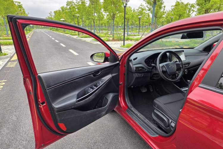 Used Hyundai Celesta 2018 1.6L Automatic GL Enjoyment Edition China VI compliant Interior 3