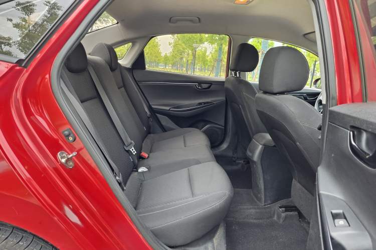 Used Hyundai Celesta 2018 1.6L Automatic GL Enjoyment Edition China VI compliant Interior 6