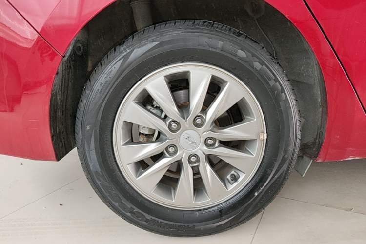 Used Hyundai Celesta 2018 1.6L Automatic GL Enjoyment Edition China VI compliant Right Rear Wheel Hub