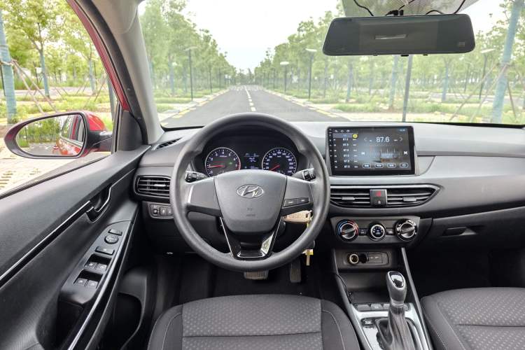 Used Hyundai Celesta 2018 1.6L Automatic GL Enjoyment Edition China VI compliant Steering Wheel