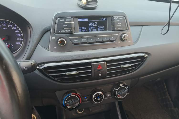 Used Hyundai Celesta 2018 1.6L Automatic GL Enjoyment Edition China VI compliant Audio And AC Panel