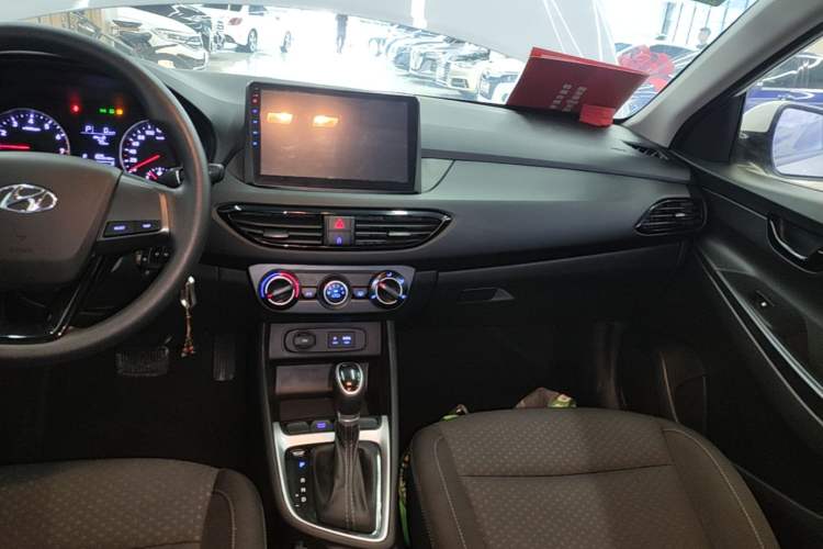Used Hyundai Celesta 2018 1.6L Automatic GL Enjoyment Edition China VI compliant Audio And AC Panel