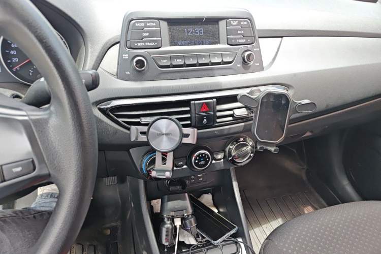 Used Hyundai Celesta 2018 1.6L Automatic GL Enjoyment Version China V Standard Audio And AC Panel