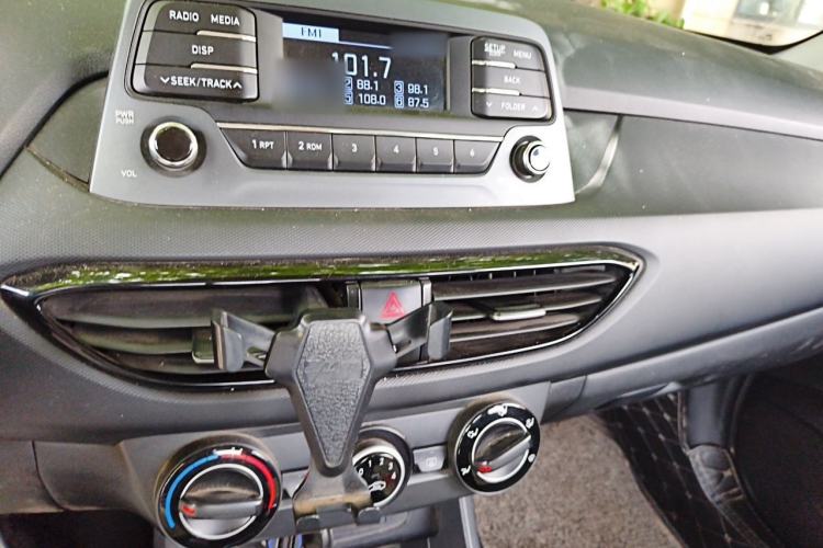 Used Hyundai Celesta 2018 1.6L Automatic GL Enjoyment Edition China VI compliant Audio And AC Panel